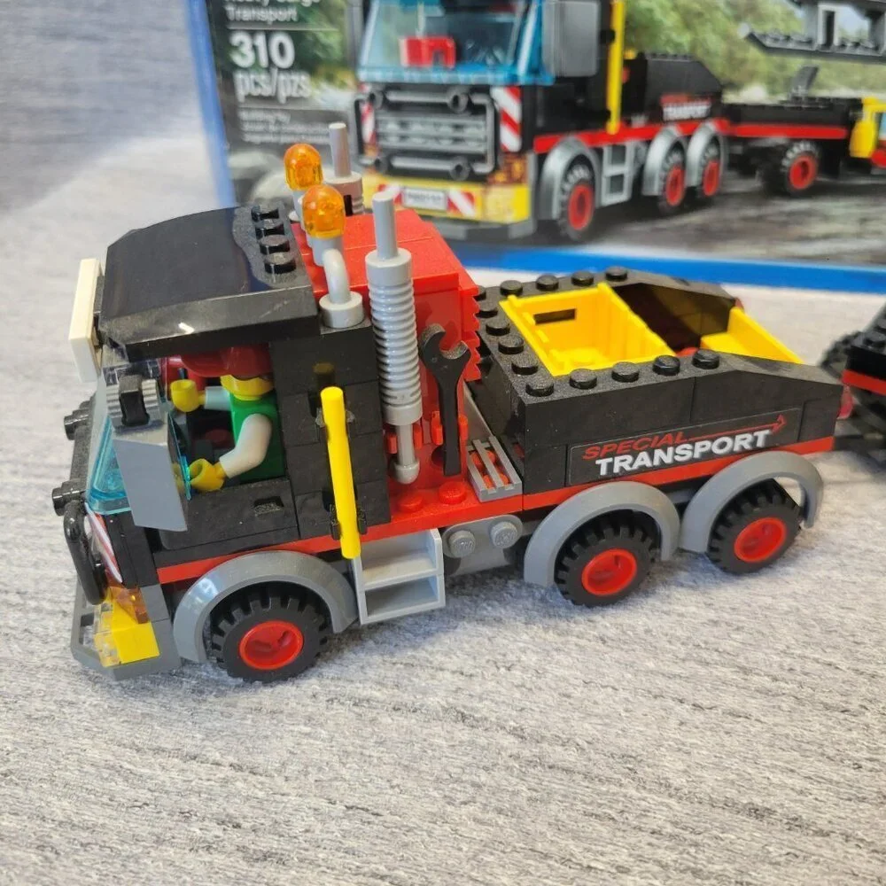 LEGO City 60183 Heavy Cargo Transport